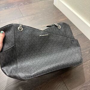 Michael Kors Women’s Large Black Jet Set Chain Handbag Purse